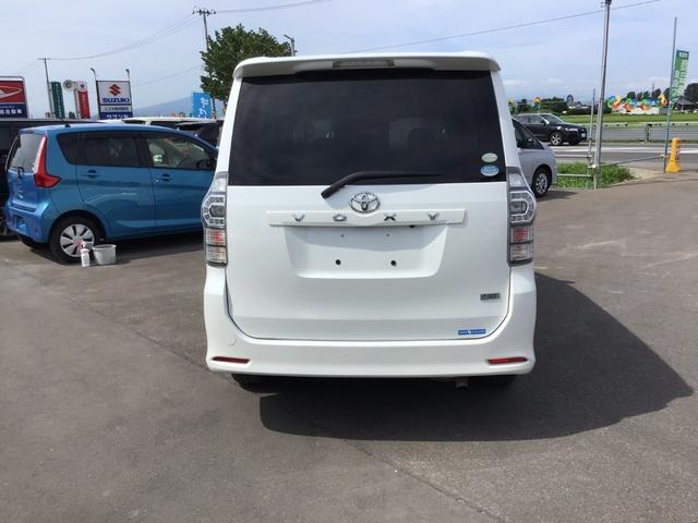 2011 TOYOTA VOXY ZS